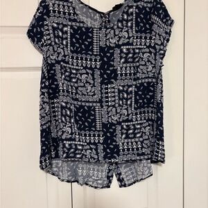 Jones New York Navy and White Patterned Blouse